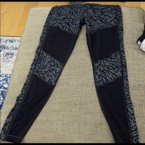 Lululemon Hot To Street: Biggie Brushed Animal